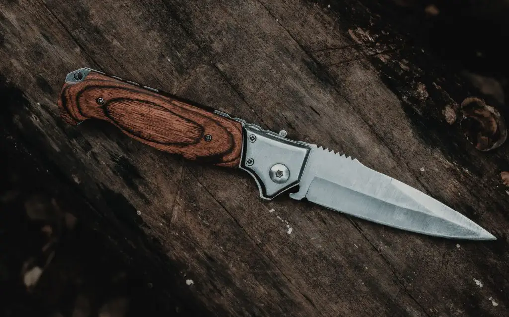 How important is knife in hiking